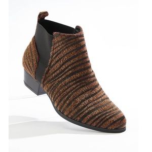 Tiger Stripe Fur Booties 11M